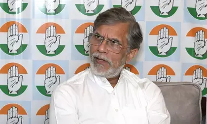 चुनाव आयोग पर कांग्रेस का निशाना, पवन खेड़ा बोले- प्रेस नोट नाकाफी और विलंबित चुनाव आयोग पर कांग्रेस का निशाना, पवन खेड़ा बोले- प्रेस नोट नाकाफी और विलंबित
