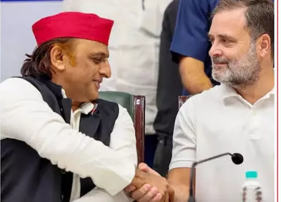 सपा-कांग्रेस मिलते हैं तो एक और एक ग्यारह, झगड़ते हैं तो जीरो! सपा-कांग्रेस मिलते हैं तो एक और एक ग्यारह, झगड़ते हैं तो जीरो!