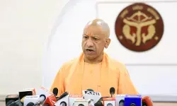SIR पर विपक्ष को सीएम योगी की खरी-खरी, बोले- संवैधानिक संस्थाओं को कठघरे में खड़ा कर रही कांग्रेस SIR पर विपक्ष को सीएम योगी की खरी-खरी, बोले- संवैधानिक संस्थाओं को कठघरे में खड़ा कर रही कांग्रेस