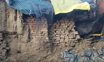 यूपी में बारिश का कहर: बदायूं में कच्चा मकान ढहा, मलबे में दबकर डेढ़ साल के मासूम की मौत; 3 घायल यूपी में बारिश का कहर: बदायूं में कच्चा मकान ढहा, मलबे में दबकर डेढ़ साल के मासूम की मौत; 3 घायल