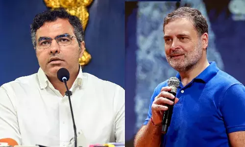प्रवेश वर्मा के थप्पड़ वाले वीडियो पर राहुल गांधी का हमला, बोले- सड़क पर सवाल पूछो तो थप्पड़ प्रवेश वर्मा के थप्पड़ वाले वीडियो पर राहुल गांधी का हमला, बोले- सड़क पर सवाल पूछो तो थप्पड़