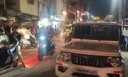 महाराष्ट्र: धुले में अवैध सट्टा अड्डे पर सरेआम ताबड़तोड़ फायरिंग, दहशत के बीच पुलिस ने सीसीटीवी (CCTV) फुटेज जब्त कर शुरू की तलाश महाराष्ट्र: धुले में अवैध सट्टा अड्डे पर सरेआम ताबड़तोड़ फायरिंग, दहशत के बीच पुलिस ने सीसीटीवी (CCTV) फुटेज जब्त कर शुरू की तलाश