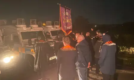 आयरलैंड : पोर्टाडाउन में सैकड़ों प्रदर्शनकारियों ने रोका रास्ता आयरलैंड : पोर्टाडाउन में सैकड़ों प्रदर्शनकारियों ने रोका रास्ता