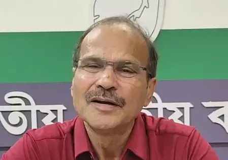 कोलकाता के एसआरएफटीआई में छात्रों के दो गुटों में झड़प, अधीर रंजन बोले- बहुत गलत है कोलकाता के एसआरएफटीआई में छात्रों के दो गुटों में झड़प, अधीर रंजन बोले- बहुत गलत है