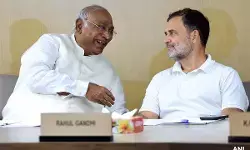 राहुल की चुटकी, खड़गे का पलटवार और थरूर पर तंज, CWC बैठक में गूंजे ठहाके राहुल की चुटकी, खड़गे का पलटवार और थरूर पर तंज, CWC बैठक में गूंजे ठहाके