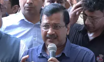 केजरीवाल के तिलक नगर दौरे के दौरान आप समर्थकों ने दिल्ली पुलिस के हेड कॉन्स्टेबल पर किया हमला