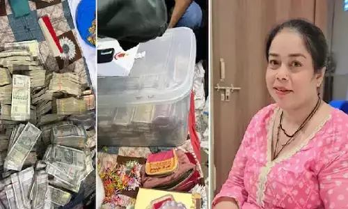 दिल्ली में ड्रग्स सरगना पार्वती गिरफ्तार, नोटों का ढेर और लाखों का सोना बरामद दिल्ली में ड्रग्स सरगना पार्वती गिरफ्तार, नोटों का ढेर और लाखों का सोना बरामद
