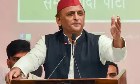 शंकराचार्य के अपमान पर बोले अखिलेश यादव- सत्ता का अहंकार चूर-चूर करेगा सनातन समाज शंकराचार्य के अपमान पर बोले अखिलेश यादव- सत्ता का अहंकार चूर-चूर करेगा सनातन समाज