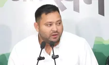 ईवीएम हटाओ, बैलेट पेपर से चुनाव कराओ: तेजस्वी यादव ईवीएम हटाओ, बैलेट पेपर से चुनाव कराओ: तेजस्वी यादव