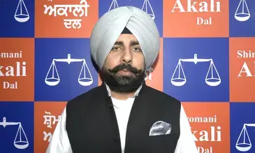 पंजाब में मंत्रियों के आवास पर आप नेताओं का कब्जा, राज्यपाल जांच कराएं: अर्शदीप क्लेर पंजाब में मंत्रियों के आवास पर आप नेताओं का कब्जा, राज्यपाल जांच कराएं: अर्शदीप क्लेर