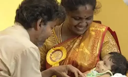 मामा बनकर बच्चों को गोल्ड रिंग क्यों दे रही तमिलनाडु सरकार मामा बनकर बच्चों को गोल्ड रिंग क्यों दे रही तमिलनाडु सरकार