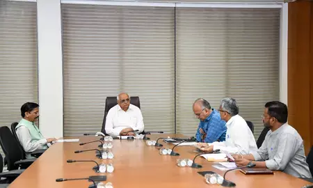 गुजरात के सरकारी कार्यालयों में प्लास्टिक फाइलों और फोल्डरों का इस्तेमाल होगा बंद गुजरात के सरकारी कार्यालयों में प्लास्टिक फाइलों और फोल्डरों का इस्तेमाल होगा बंद