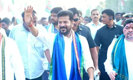तेलंगाना के मुख्यमंत्री ने केसीआर परिवार पर भारी संपत्ति जमा करने का लगाया आरोप तेलंगाना के मुख्यमंत्री ने केसीआर परिवार पर भारी संपत्ति जमा करने का लगाया आरोप