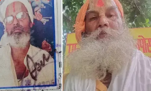 यूपी के शाहजहांपुर में मंदिर के अंदर दो साधुओं की हत्या, शव जलाने का भी आरोप