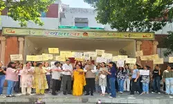 Delhi: दौलत राम कॉलेज में ‘मेक एन एल्डर स्माइल’ कैंपेन लॉन्च, युवाओं को बुजुर्गों से जुड़ने का संदेश Delhi: दौलत राम कॉलेज में ‘मेक एन एल्डर स्माइल’ कैंपेन लॉन्च, युवाओं को बुजुर्गों से जुड़ने का संदेश