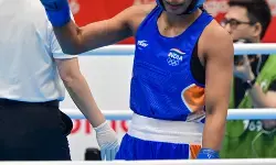 गोल्ड जीतने के बाद सीएम सरमा ने लवलीना से बात की गोल्ड जीतने के बाद सीएम सरमा ने लवलीना से बात की