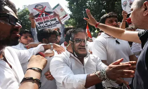 एसआइआर के खिलाफ जंतर मंतर पर आप के प्रदर्शन को लेकर 12 मेट्रो स्टेशनों पर एंट्री-एग्जिट बंद एसआइआर के खिलाफ जंतर मंतर पर आप के प्रदर्शन को लेकर 12 मेट्रो स्टेशनों पर एंट्री-एग्जिट बंद
