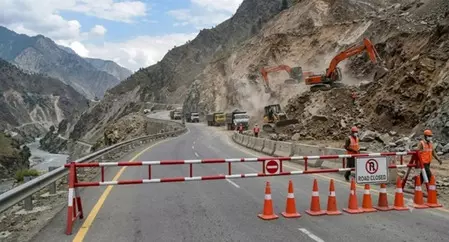हिल कटिंग के चलते 4 और 11 अक्टूबर को बंद रहेगा जम्मू-कश्मीर का उरी नेशनल हाईवे हिल कटिंग के चलते 4 और 11 अक्टूबर को बंद रहेगा जम्मू-कश्मीर का उरी नेशनल हाईवे