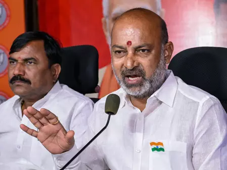 गृह राज्य मंत्री ने स्मित मच्छार की प्रशंसा न करने पर राहुल गांधी की आलोचना की गृह राज्य मंत्री ने स्मित मच्छार की प्रशंसा न करने पर राहुल गांधी की आलोचना की