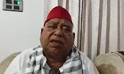अखिलेश के अयोध्या दौरे से पहले सपा का हमला, कहा-सरकार के इशारे पर काम करता है चुनाव आयोग