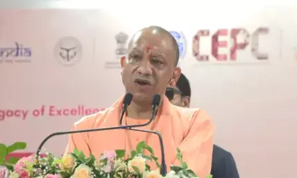 अब पलायन नहीं, अपनी माटी में हुनर दिखा रहे कारीगर: हस्तशिल्पियों और पारंपरिक उद्योगों पर बोले मुख्यमंत्री योगी आदित्यनाथ अब पलायन नहीं, अपनी माटी में हुनर दिखा रहे कारीगर: हस्तशिल्पियों और पारंपरिक उद्योगों पर बोले मुख्यमंत्री योगी आदित्यनाथ