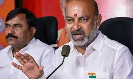 गृह राज्य मंत्री ने स्मित मच्छार की प्रशंसा न करने पर राहुल गांधी की आलोचना की गृह राज्य मंत्री ने स्मित मच्छार की प्रशंसा न करने पर राहुल गांधी की आलोचना की