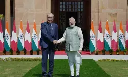 पीएम मोदी और स्विस राष्ट्रपति गाय परमेलिन के बीच अहम बैठक पीएम मोदी और स्विस राष्ट्रपति गाय परमेलिन के बीच अहम बैठक