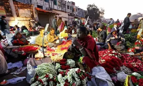 त्योहारों में वेंडर्स को नहीं उजाड़ सकेंगे अधिकारी, मानवाधिकार आयोग ने राज्यों को दिए सख्त निर्देश त्योहारों में वेंडर्स को नहीं उजाड़ सकेंगे अधिकारी, मानवाधिकार आयोग ने राज्यों को दिए सख्त निर्देश