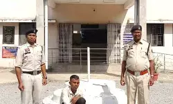 ऑपरेशन निश्चय: बस का इंतजार कर रहे व्यक्ति के बैग से निकला गांजा, पूछताछ के बाद गिरफ्तार
