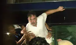 राहुल-प्रियंका की हिरासत पर अखिलेश का हमला, चुनाव आयोग की निष्पक्षता पर उठाए सवाल