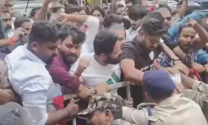 मुख्य चुनाव आयुक्त के इस्तीफे की मांग को लेकर युवा कांग्रेस ने रांची में किया प्रदर्शन मुख्य चुनाव आयुक्त के इस्तीफे की मांग को लेकर युवा कांग्रेस ने रांची में किया प्रदर्शन