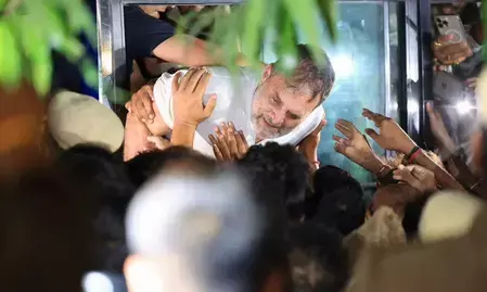 एनडीए नेताओं ने राहुल गांधी के विरोध प्रदर्शन को बताया ‘नौटंकी’, कहा-सीईसी के इस्तीफे की मांग गलत एनडीए नेताओं ने राहुल गांधी के विरोध प्रदर्शन को बताया ‘नौटंकी’, कहा-सीईसी के इस्तीफे की मांग गलत
