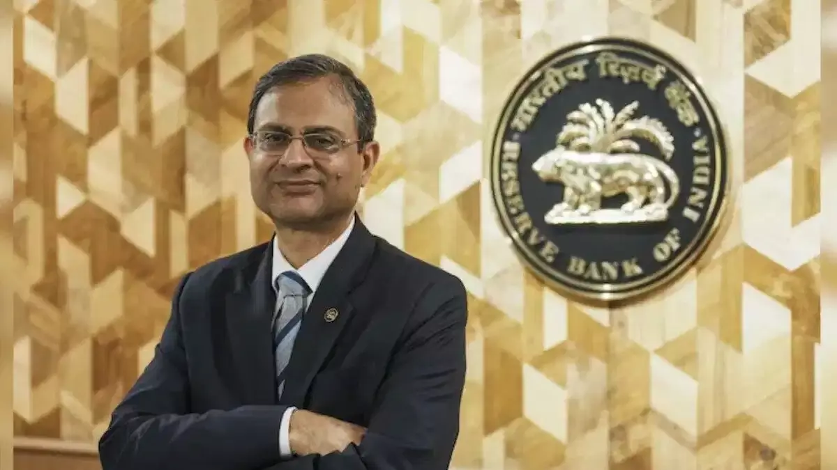 RBI ने 3 साल में पहली बार ब्याज दर बढ़ाई, लोन महंगे होंगे, EMI बढ़ेगी RBI ने 3 साल में पहली बार ब्याज दर बढ़ाई, लोन महंगे होंगे, EMI बढ़ेगी