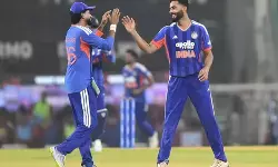 न्यूजीलैंड : वनडे और टी20 फॉर्मेट में डेब्यू न्यूजीलैंड : वनडे और टी20 फॉर्मेट में डेब्यू