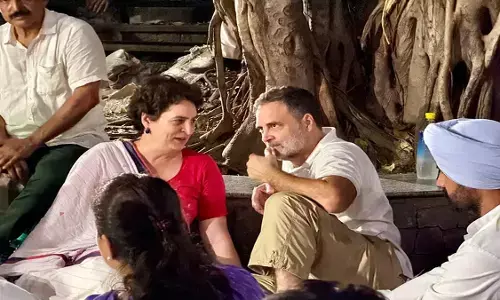 राहुल-प्रियंका समेत विपक्षी सांसदों पर FIR, आकाशवाणी भवन में जबरन घुसने का आरोप
