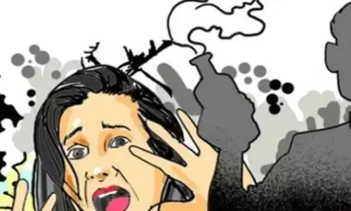 दिल्ली में पूर्व लिव-इन पार्टनर पर किया एसिड अटैक, 15 दिन रेकी के बाद वारदात को दिया अंजाम दिल्ली में पूर्व लिव-इन पार्टनर पर किया एसिड अटैक, 15 दिन रेकी के बाद वारदात को दिया अंजाम