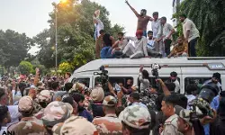 ज्ञानेश कुमार पर आरपार के मूड में विपक्ष, आज राष्ट्रपति भवन कूच की तैयारी ज्ञानेश कुमार पर आरपार के मूड में विपक्ष, आज राष्ट्रपति भवन कूच की तैयारी