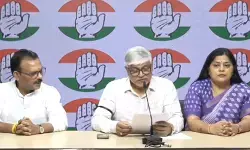 यूपी में कांग्रेस को मिली मजबूती, आप महिला विंग की प्रमुख और बीएसपी नेता समेत कई दिग्गज हुए शामिल यूपी में कांग्रेस को मिली मजबूती, आप महिला विंग की प्रमुख और बीएसपी नेता समेत कई दिग्गज हुए शामिल