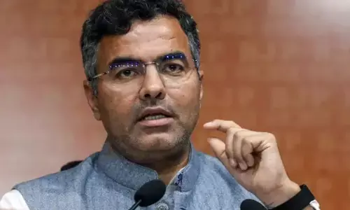 Delhi: मंत्री परवेश वर्मा को दिल्ली हाई कोर्ट का नोटिस, AAP कार्यकर्ता को थप्पड़ मारने के आरोप पर मांगा जवाब