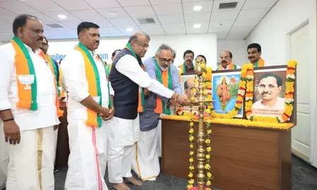 सीएम वी.डी. सतीशन कांग्रेस के राष्ट्रीय नेतृत्व के बयान पर स्पष्टीकरण दें : भाजपाराजीव चंद्रशेखर सीएम वी.डी. सतीशन कांग्रेस के राष्ट्रीय नेतृत्व के बयान पर स्पष्टीकरण दें : भाजपाराजीव चंद्रशेखर