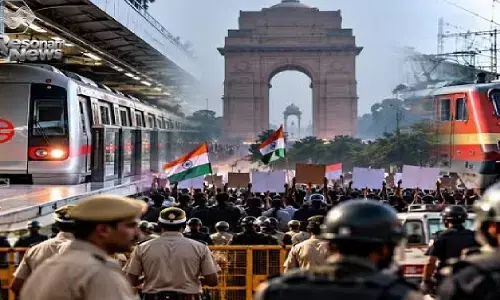सीजेपी के प्रदर्शन से पहले दिल्ली में इतनी सख्ती क्यों? 57 मेट्रो स्टेशन बंद, दर्जनों ट्रेनें रद्द, 26 हजार सुरक्षाकर्मी तैनात सीजेपी के प्रदर्शन से पहले दिल्ली में इतनी सख्ती क्यों? 57 मेट्रो स्टेशन बंद, दर्जनों ट्रेनें रद्द, 26 हजार सुरक्षाकर्मी तैनात