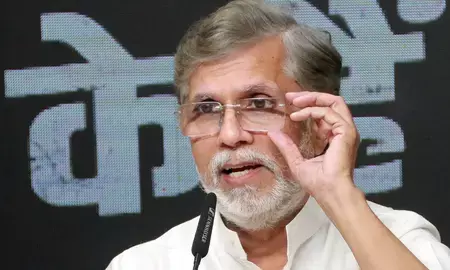 राष्ट्रपति से मुलाकात के बाद गरजा विपक्ष, ज्ञानेश कुमार के इस्तीफे तक जारी रहेगा आंदोलन राष्ट्रपति से मुलाकात के बाद गरजा विपक्ष, ज्ञानेश कुमार के इस्तीफे तक जारी रहेगा आंदोलन