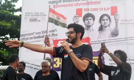 महाराष्ट्र में 7.9 लाख मतदाताओं का अंतर, आदित्य ठाकरे ने चुनाव आयोग पर उठाए सवाल महाराष्ट्र में 7.9 लाख मतदाताओं का अंतर, आदित्य ठाकरे ने चुनाव आयोग पर उठाए सवाल