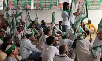 दिल्ली कूच कर रहे भारतीय किसान यूनियन (टिकैत) के नेताओं को पुलिस ने किया हाउस अरेस्ट,सुरक्षा एजेंसियां और पुलिस पूरी तरह अलर्ट पर दिल्ली कूच कर रहे भारतीय किसान यूनियन (टिकैत) के नेताओं को पुलिस ने किया हाउस अरेस्ट,सुरक्षा एजेंसियां और पुलिस पूरी तरह अलर्ट पर