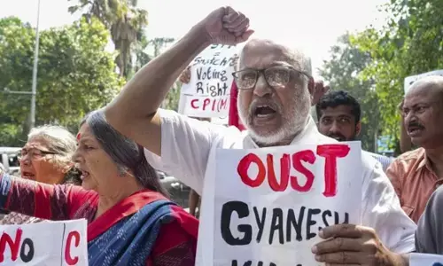 वृंदा करात, पिनाराई विजयन, जॉन ब्रिटास सहित CPIM के 9 नेता डिटेन, जंतर-मंतर जाने के लिए निकाल रहे थे मार्च