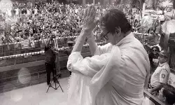 अमिताभ बच्चन : जलसा गेट पर इंतजार कर रहे ईएफ फैमिली से मांगी माफी अमिताभ बच्चन : जलसा गेट पर इंतजार कर रहे ईएफ फैमिली से मांगी माफी