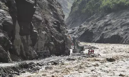 नेपाल में बाढ़ का हाई अलर्ट नेपाल में बाढ़ का हाई अलर्ट