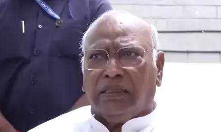मल्लिकार्जुन खड़गे का सरकार पर तंज, बोले- देश में अघोषित इमरजेंसी जैसे हालात; सीजीआई से मिलेगा प्रतिनिधिमंडल