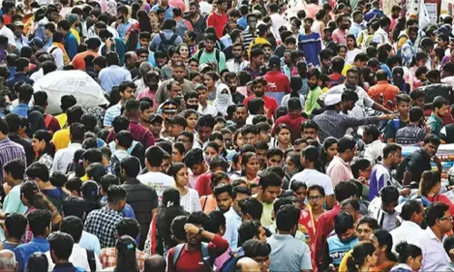 हिन्दू-मुस्लिम की राजनीति खत्म, जनता सड़कों पर हिन्दू-मुस्लिम की राजनीति खत्म, जनता सड़कों पर