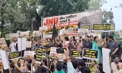 जेएनयू यौन उत्पीड़न कांड: बिमोल अकोइजम के खिलाफ भाजपा महिला मोर्चा का हल्ला बोल, कांग्रेस की चुप्पी पर भी उठाए सवाल जेएनयू यौन उत्पीड़न कांड: बिमोल अकोइजम के खिलाफ भाजपा महिला मोर्चा का हल्ला बोल, कांग्रेस की चुप्पी पर भी उठाए सवाल